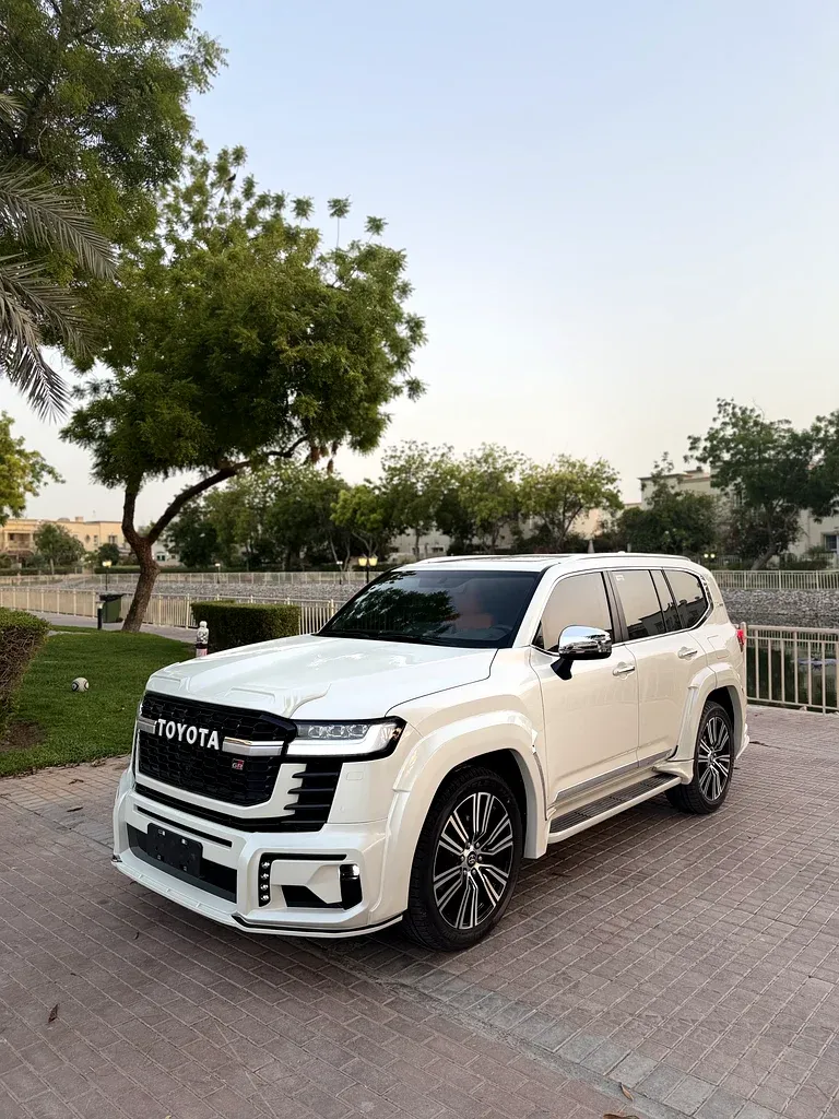 تويوتا لاند كروزر 2025